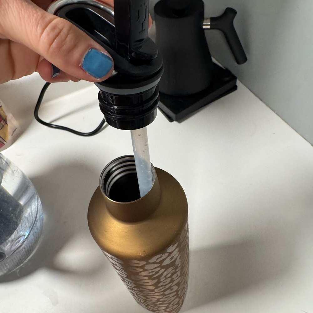 Brumate Gold Shiny Leopard Print Rehydrate Me 25 oz Water Bottle - Picture 12 of 12